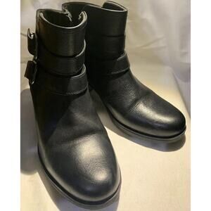 Clarks Ultimate Comfort Women’s Black Short Boot 2” Heel Size 7.5